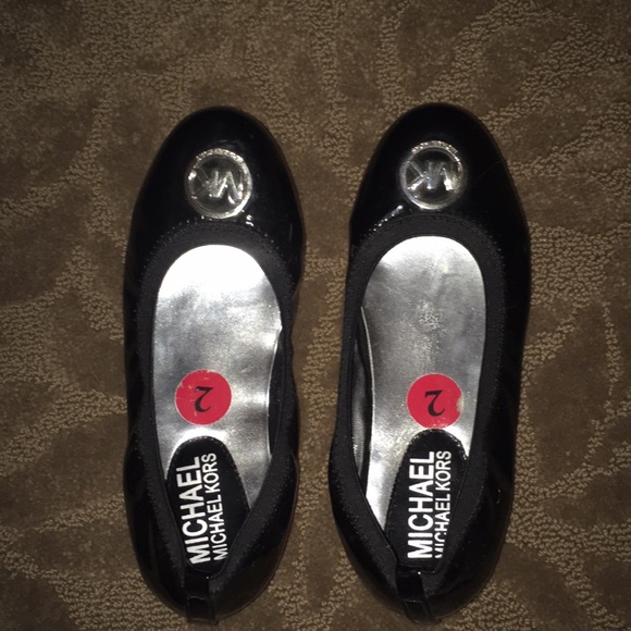 Michael Kors Shoes - Cute girls flats